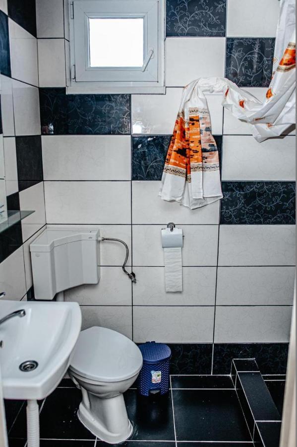 Labebe - Vidraru Hotel Arefu Eksteriør billede
